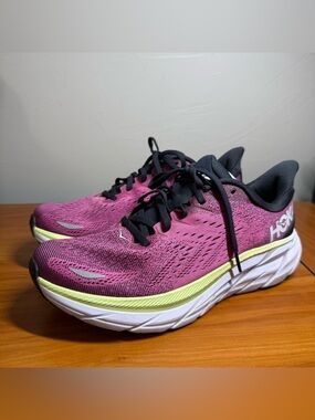 Hoka Women’s Clifton 8 Running Shoe Sneaker Purple Magenta 8B